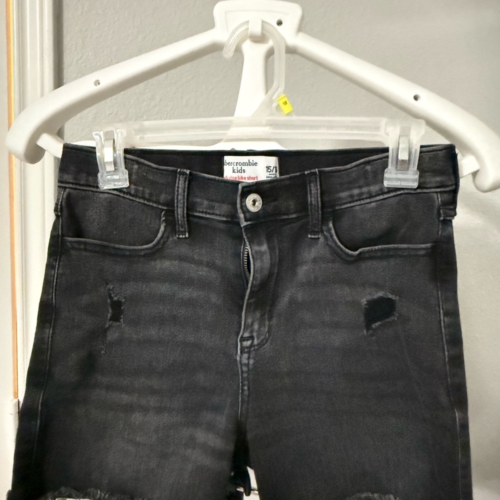 Abercrombie & Fitch Black Distressed shorts